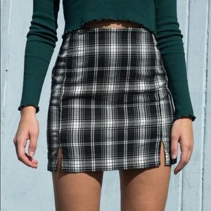 exclusive brandy melville skirt 🖤🤍🖤🤍